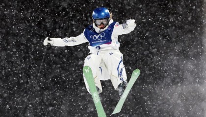 新葡京集团-女子U型场地技巧决赛将正常进行，谷爱凌等4人携手决赛冲金